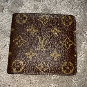 ❌❌SOLD❌❌Louis Vuitton Multi no fold wallet mint